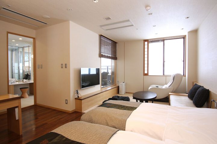 Room 12 of 63