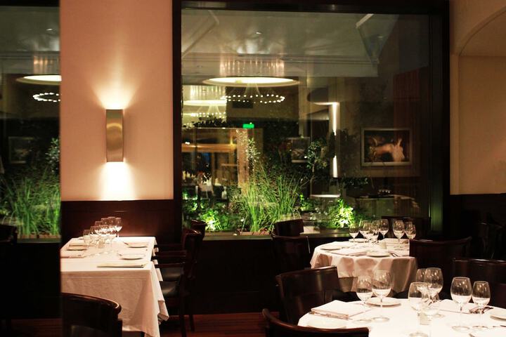 Dining 51 of 72