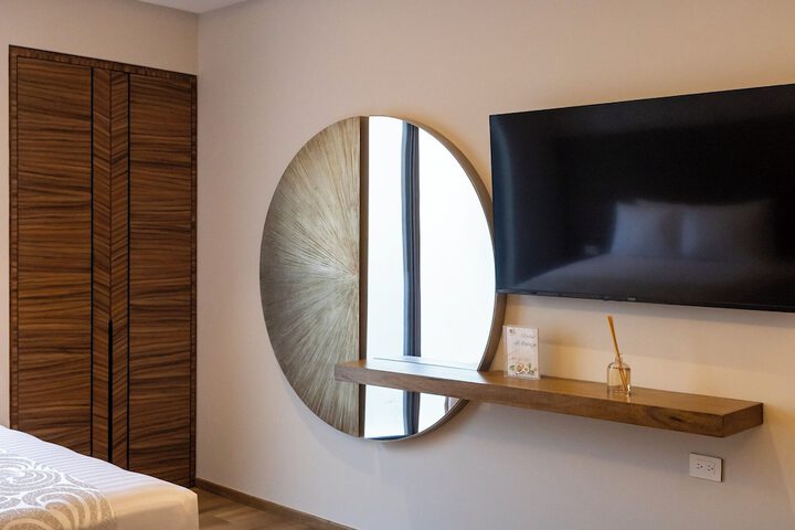 Room 3 of 12