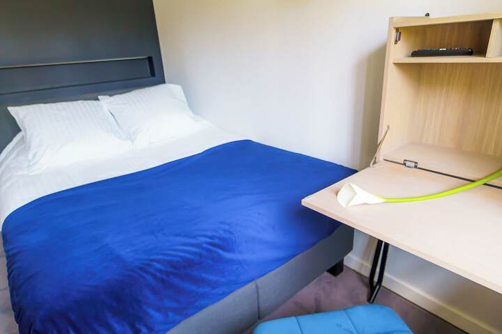 Room 9 of 48