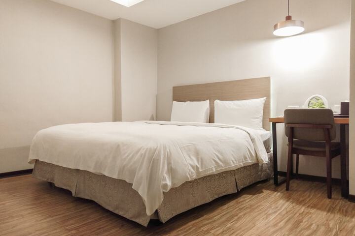 Room 4 of 75