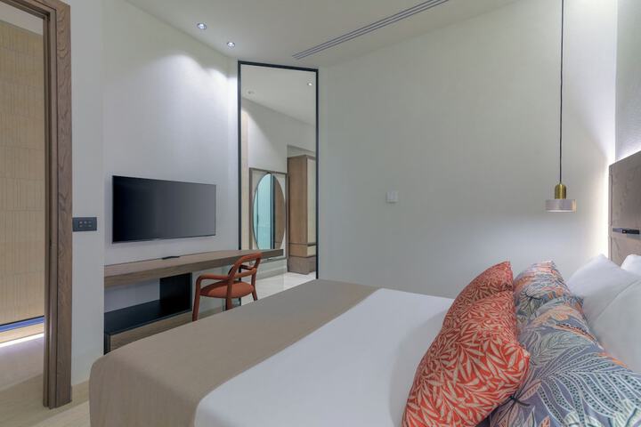Room 10 of 295