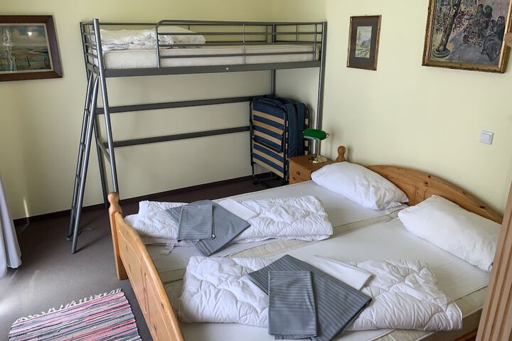 Room 52 of 127