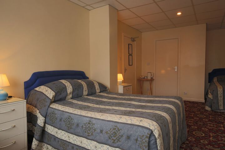 Room 5 of 37