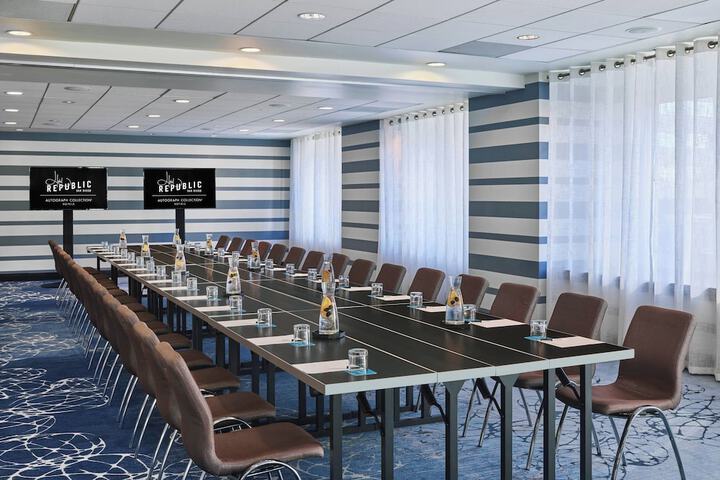 Meeting facility