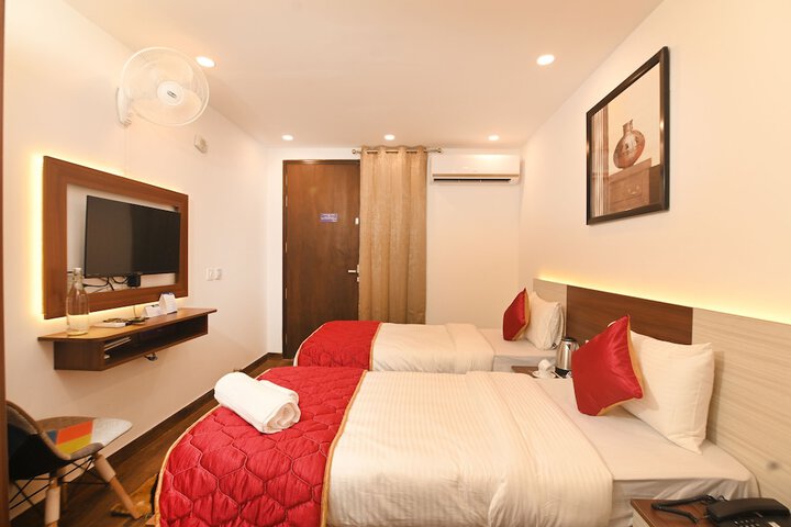Room 7 of 17