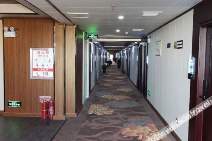 Hotel Interior 5 of 11