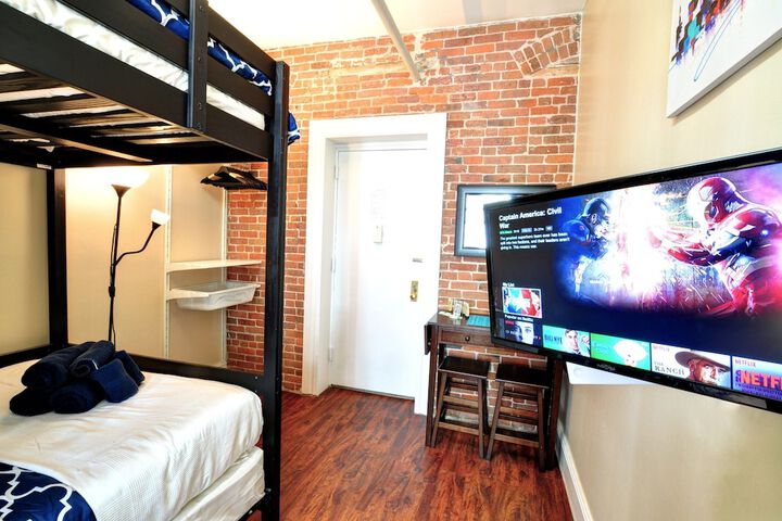 Room 47 of 214
