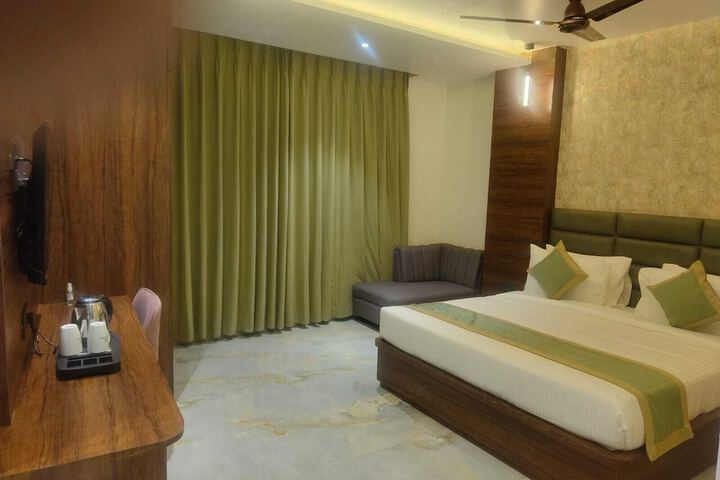 Room 7 of 15