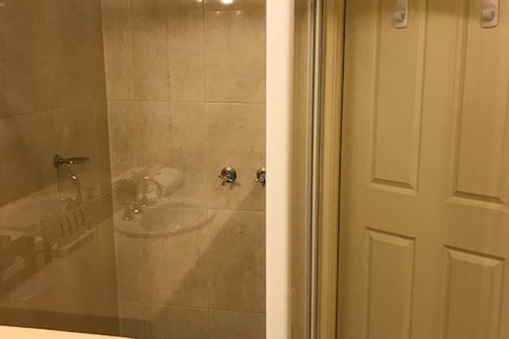 Room 12 of 66