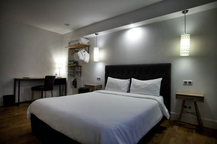 Room 25 of 90