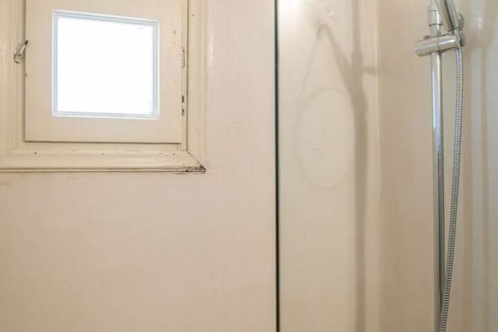 Room 104 of 188