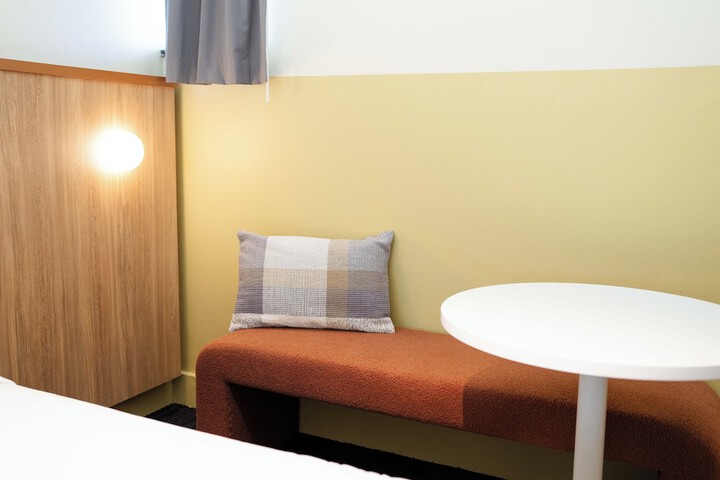 Room 15 of 38