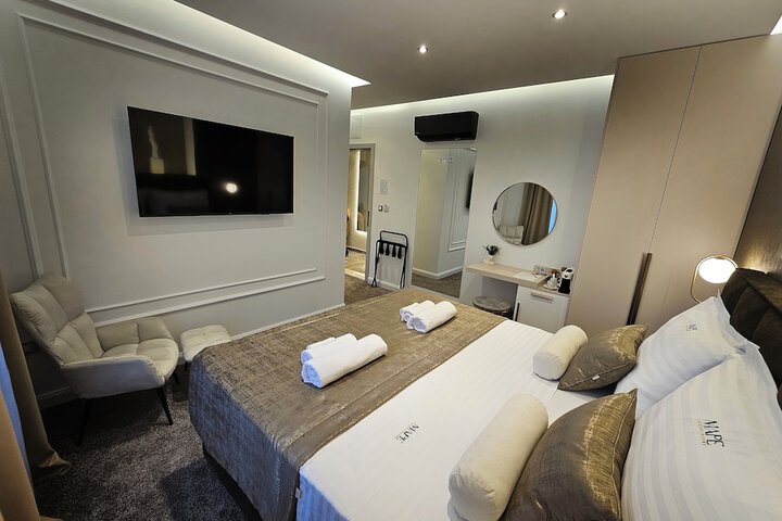 Room 19 of 49