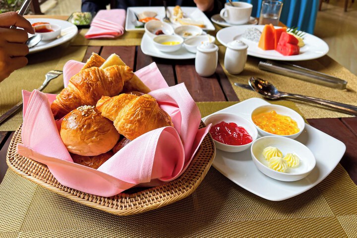 Breakfast/Coffee Service 94 of 104