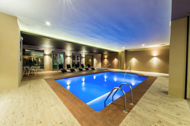 Hotel with Pool