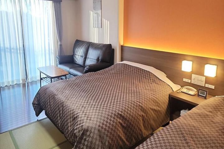 Room 8 of 32