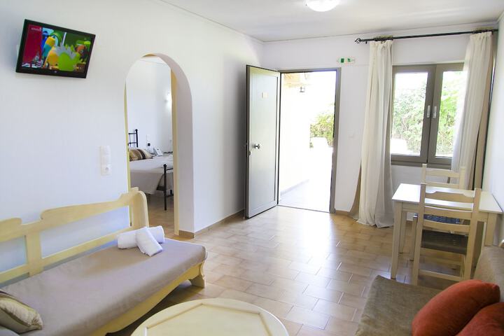 Room 2 of 3