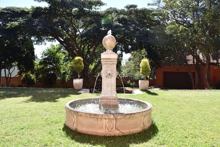 Hotel Exterior 23 of 27