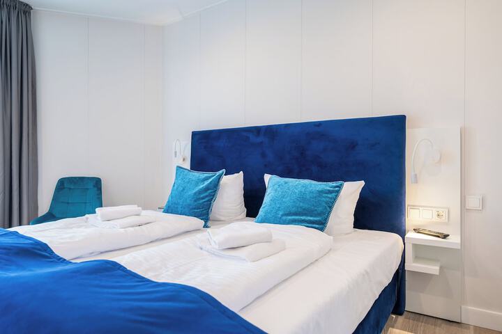 Room 2 of 43