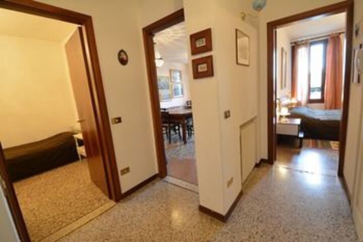 Room 14 of 30