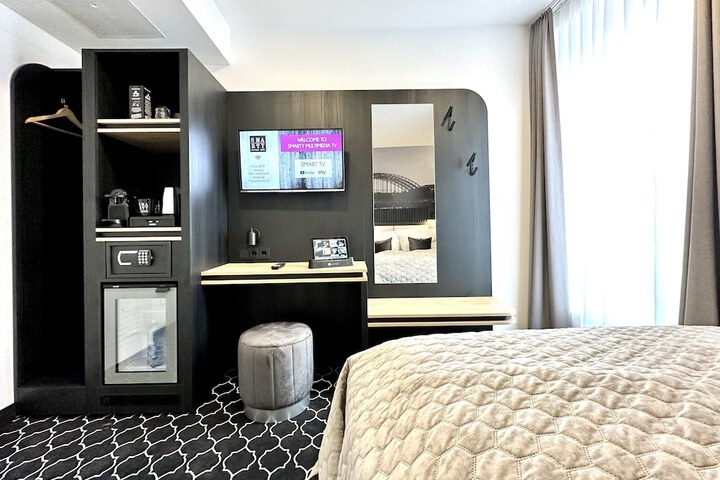 Room 36 of 194