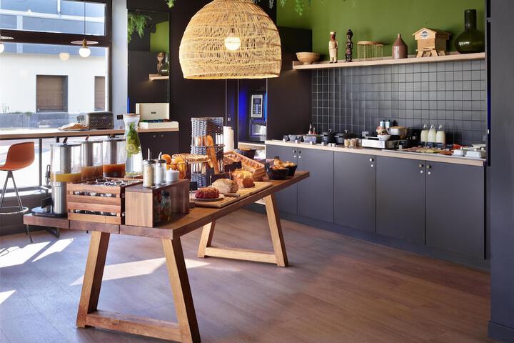 Breakfast/Coffee Service 54 of 105