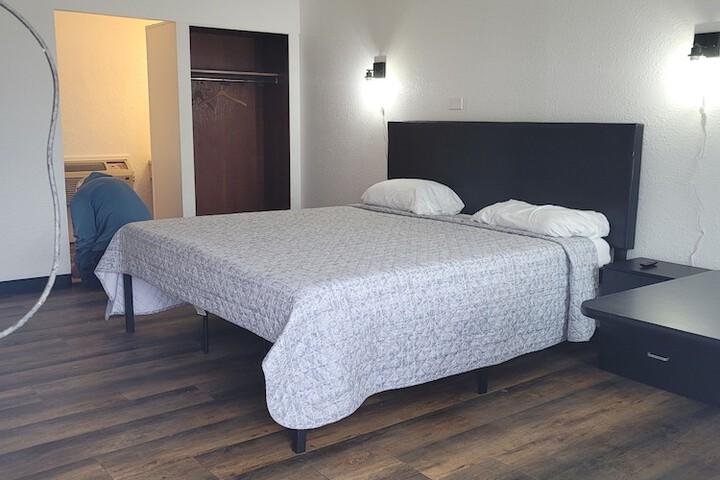 Room 18 of 38
