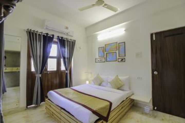 Room 28 of 67