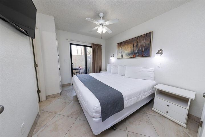 Room 2 of 30