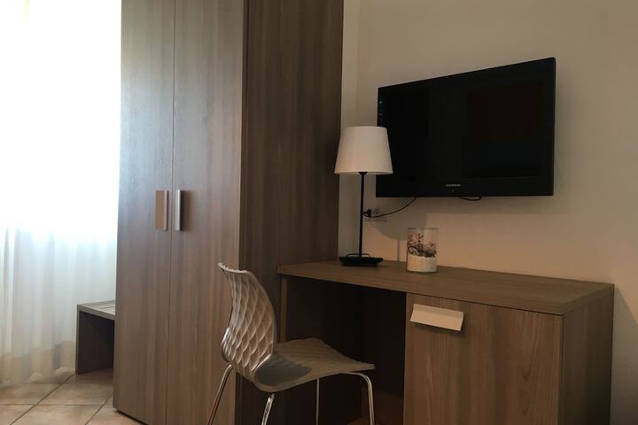 Room 6 of 73