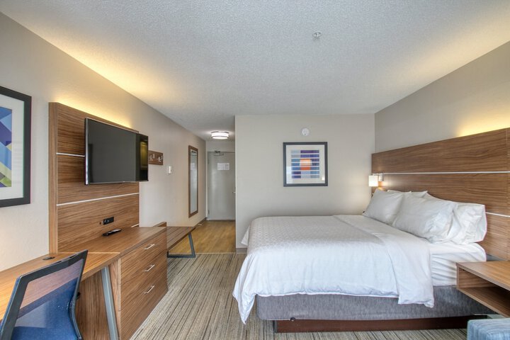 Room 47 of 81