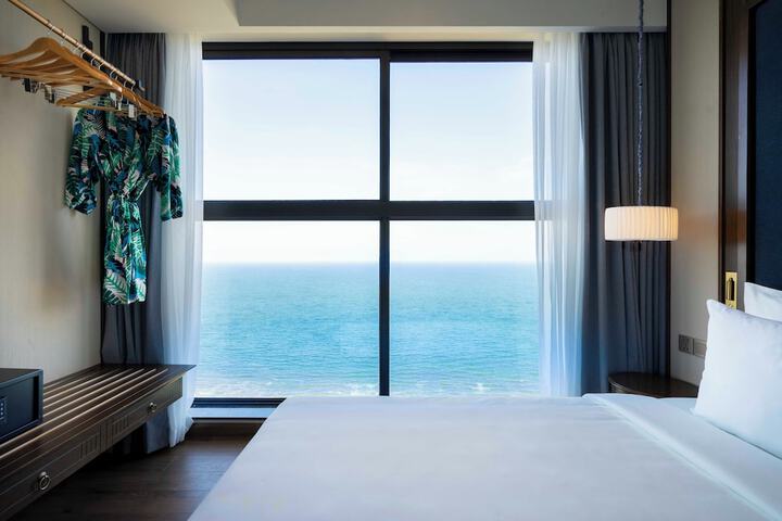 Room 17 of 73