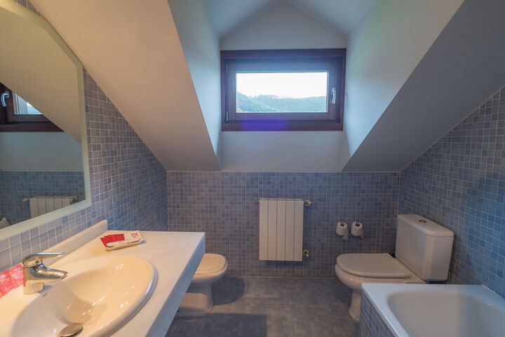 Room 8 of 37