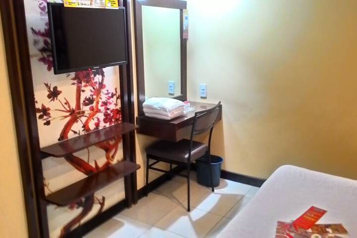 Room 10 of 24