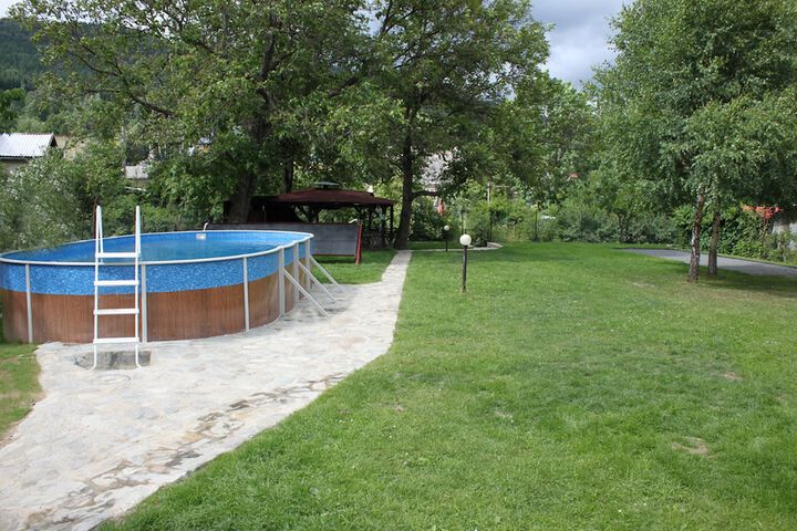 Pool 18 of 70