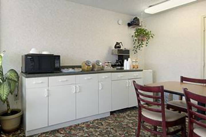 Breakfast/Coffee Service 3 of 12