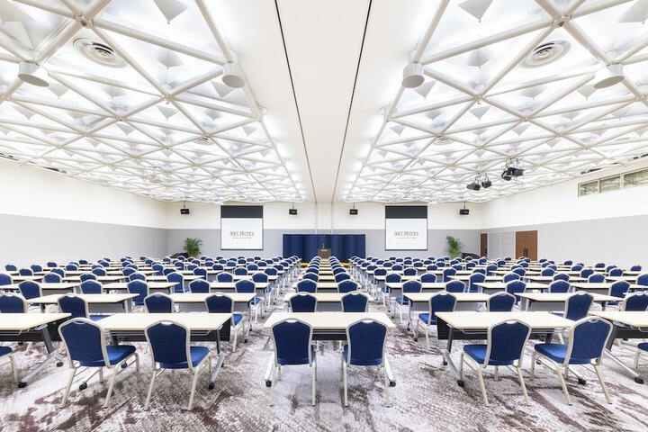 Ballroom/Hall 29 of 31