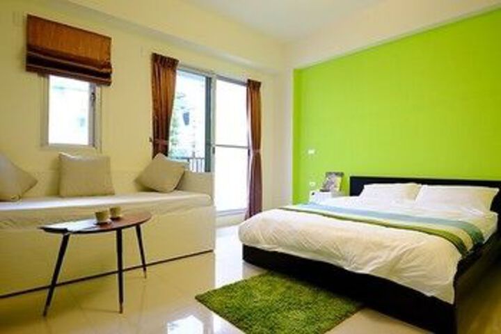 Room 20 of 33