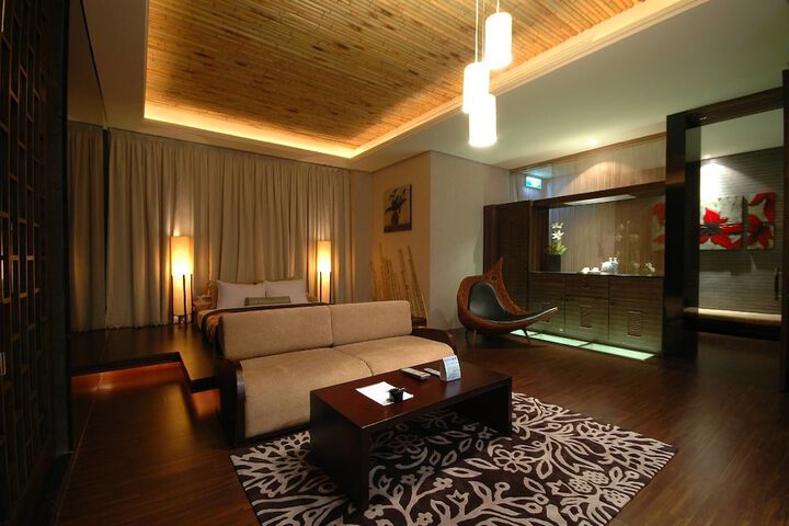 Room 26 of 49