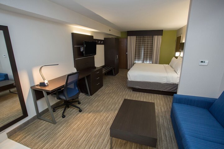 Suite 2 Queen Beds (6 of 17)