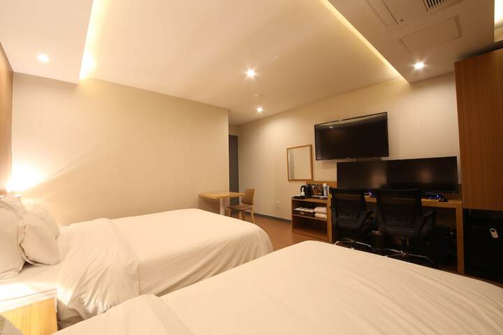 Room 53 of 110
