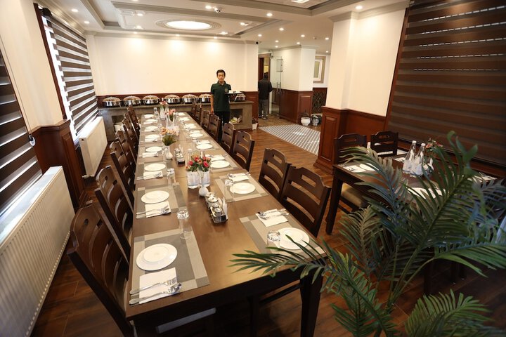 Dining 39 of 45