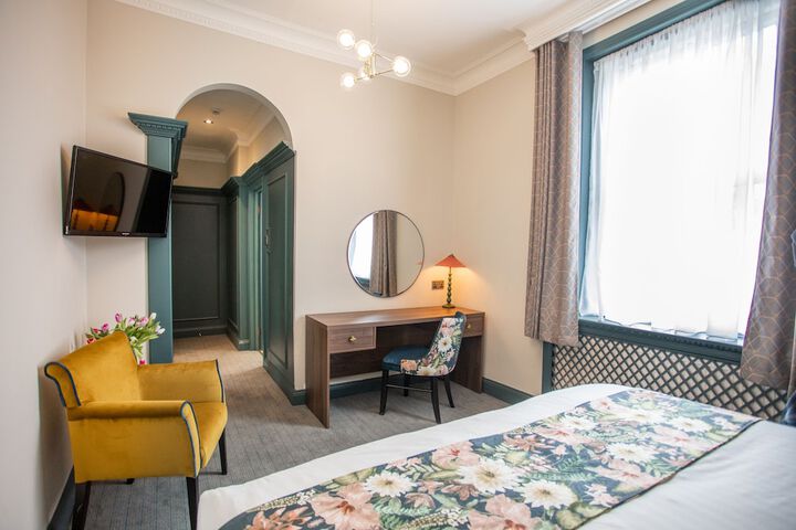 Room 10 of 96