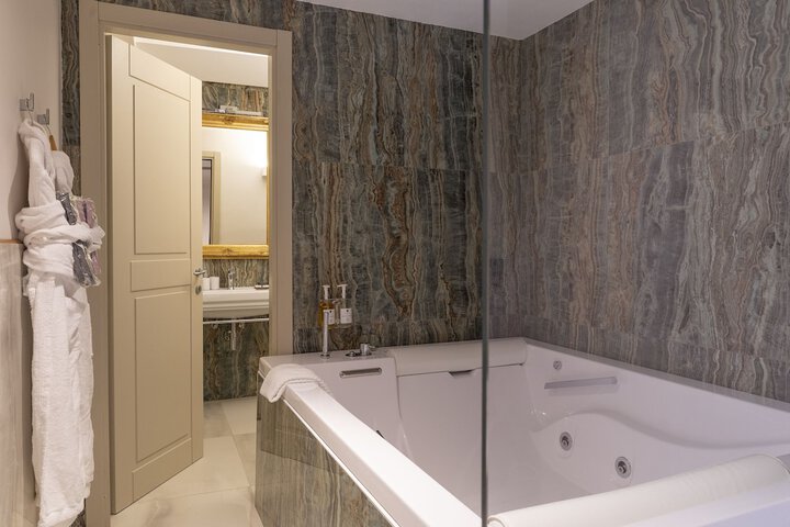 Bathroom Interior Photo