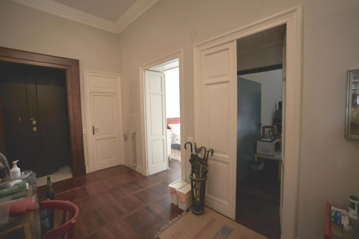 Room 4 of 14