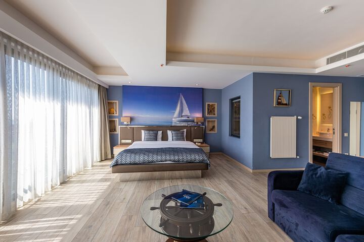 Room 17 of 43