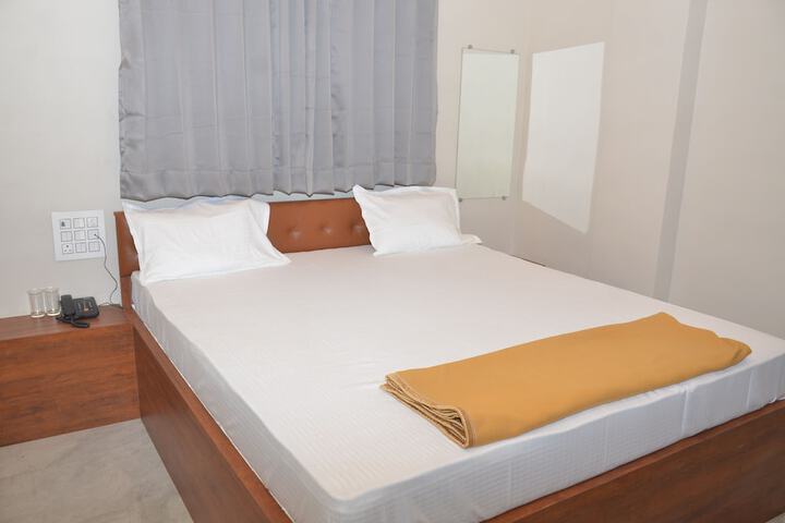 Room 9 of 39