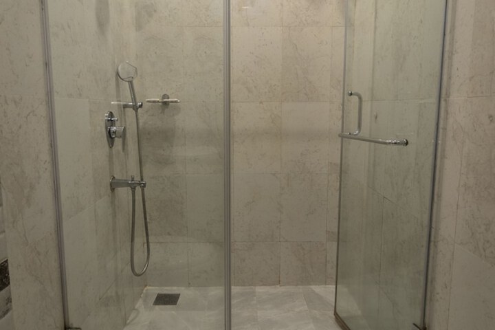 Room 14 of 18