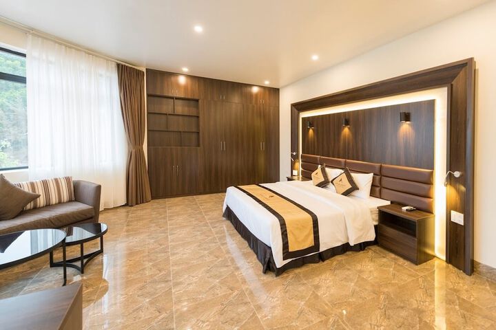 Room 13 of 48
